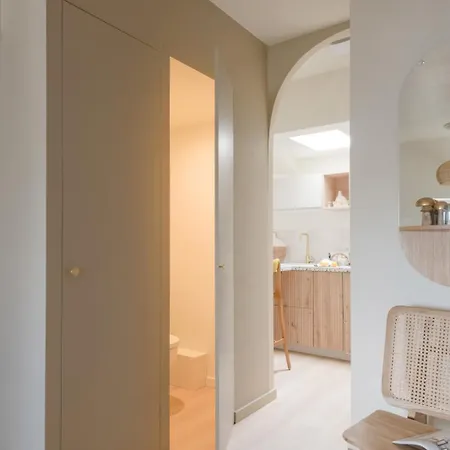 Romantique Climatisee Parking Proche Lyon 6 * 维勒班